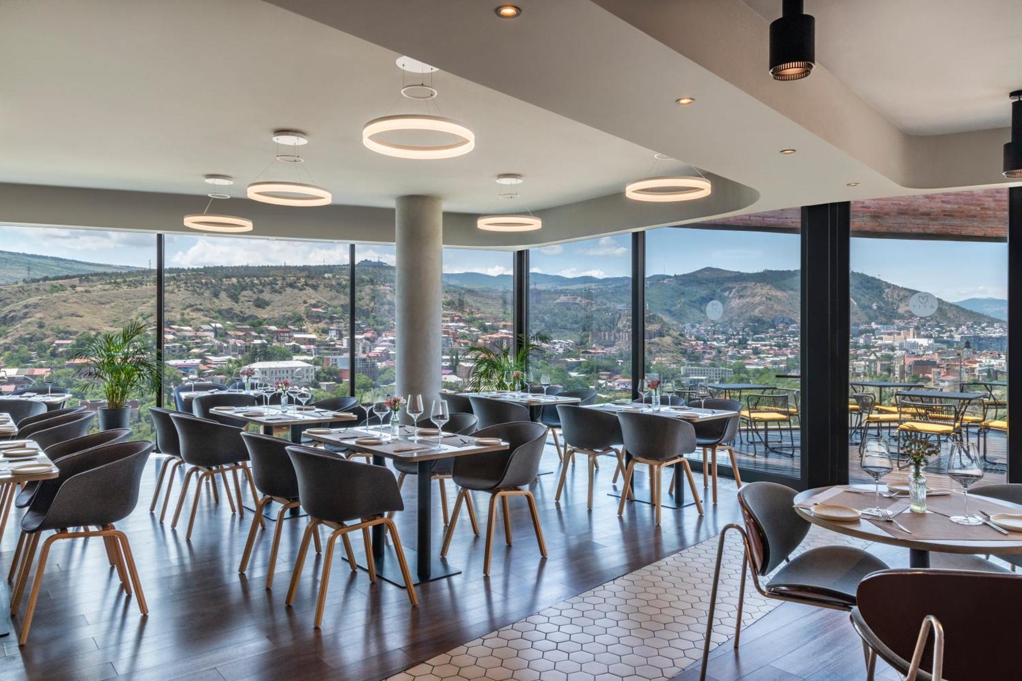 Hotel Golden Tulip Design Tbilisi Esterno foto