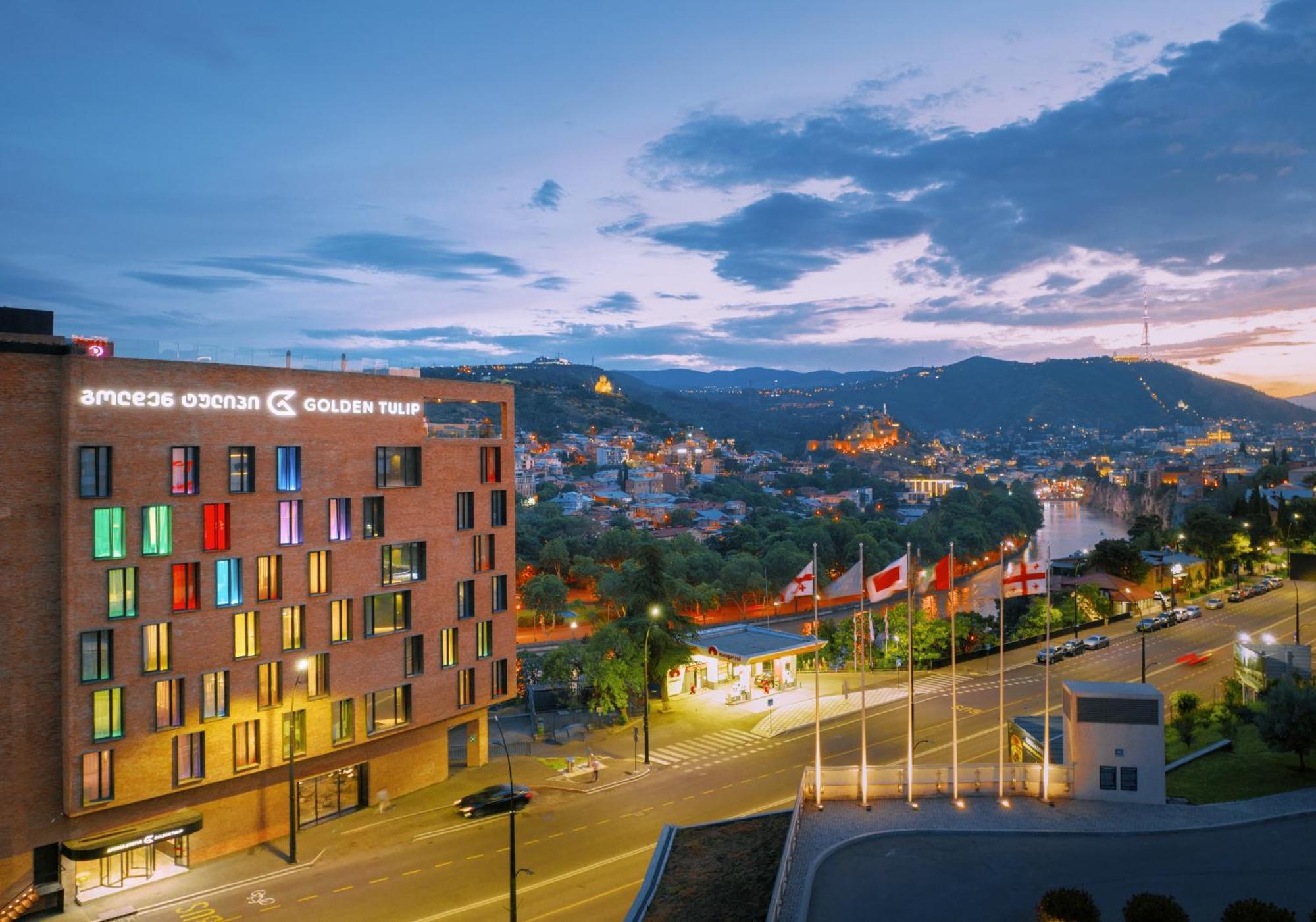 Hotel Golden Tulip Design Tbilisi Esterno foto